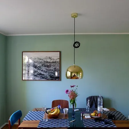 Schoenes-ferienhaus-mit-garten-mid-century-moebeln-in-strand-naehe-avendorf Holiday home Avendorf auf Fehmarn