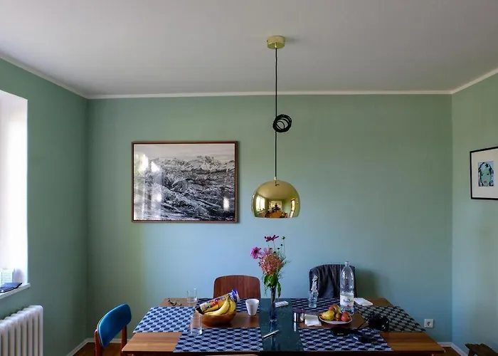 Schoenes-ferienhaus-mit-garten-mid-century-moebeln-in-strand-naehe-avendorf Semesterbostad Avendorf auf Fehmarn