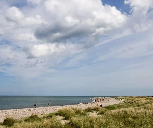 Schoenes-ferienhaus-mit-garten-mid-century-moebeln-in-strand-naehe-avendorf Semesterbostad